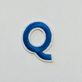 Patch it! | Design 103 | Letter: Q | iron-on | 4,4x3,2 cm | blue