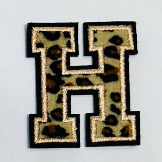 Patch it! | Design 101 | Letter: H | iron-on | 6,2x5,4 cm | leopard