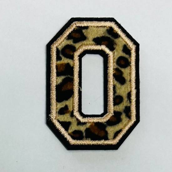 Patch it! | Design 101 | Letter: O | iron-on | 6,2x4,4 cm | leopard