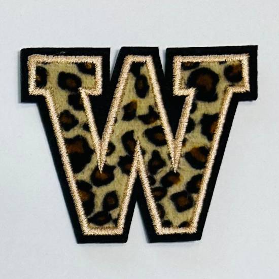 Patch it! | Design 101 | Letter: W | iron-on | 6,2x7,5 cm | leopard
