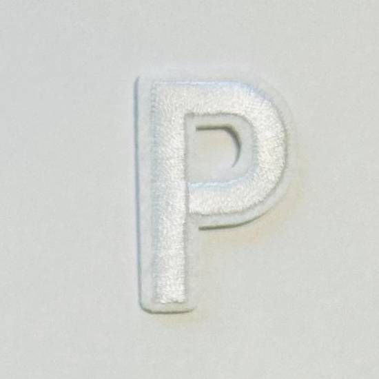 Patch it! | Design 104 | Letter: P | iron-on | 4x2,6 cm | white