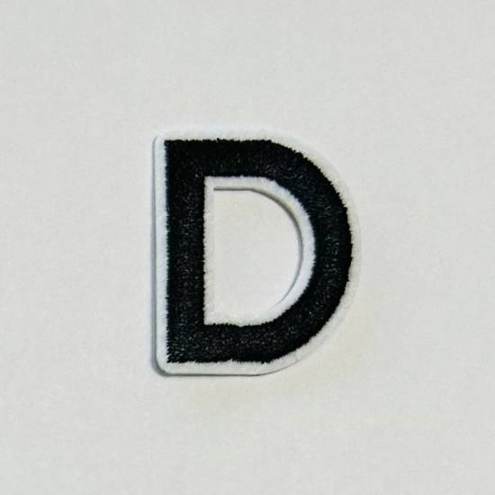 Patch it! | Design 106 | Letter: D | iron-on | 4x3,3 cm | black