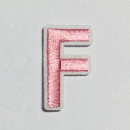 Patch it! | Design 112 | Letter: F | iron-on | 4x2,2 cm | pink
