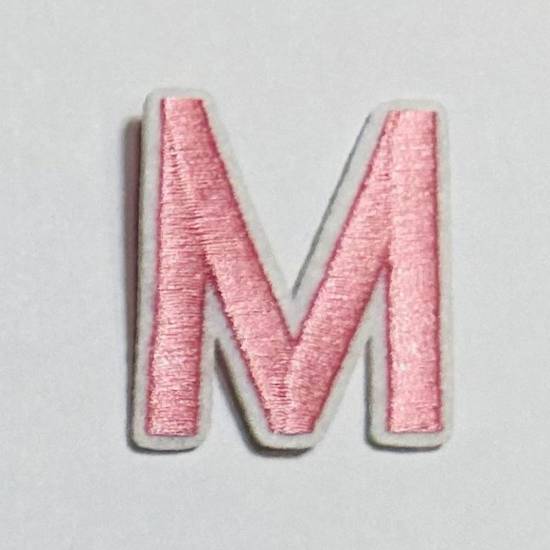 Patch it! | Design 112 | Letter: M | iron-on | 4x3,5 cm | pink