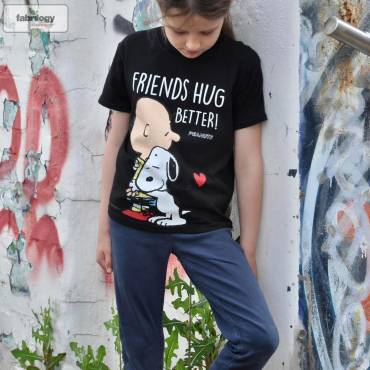 PEANUTS® Nähbox - T-Shirt "Friends Hug Better", Größe 110